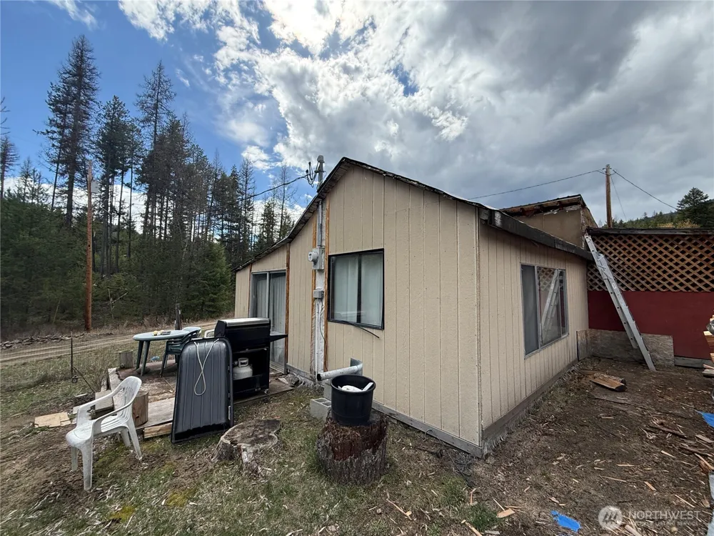 7 Hazel Lane Republic, WA 99166