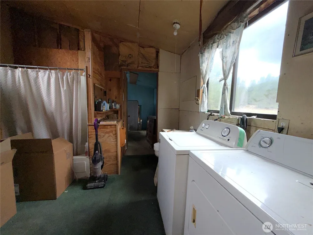 7 Hazel Lane Republic, WA 99166