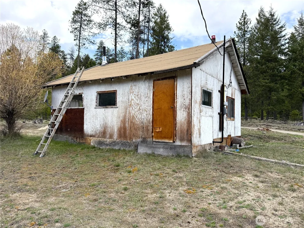 7 Hazel Lane Republic, WA 99166