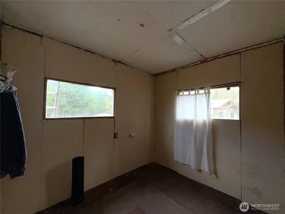 7 Hazel Lane Republic, WA 99166
