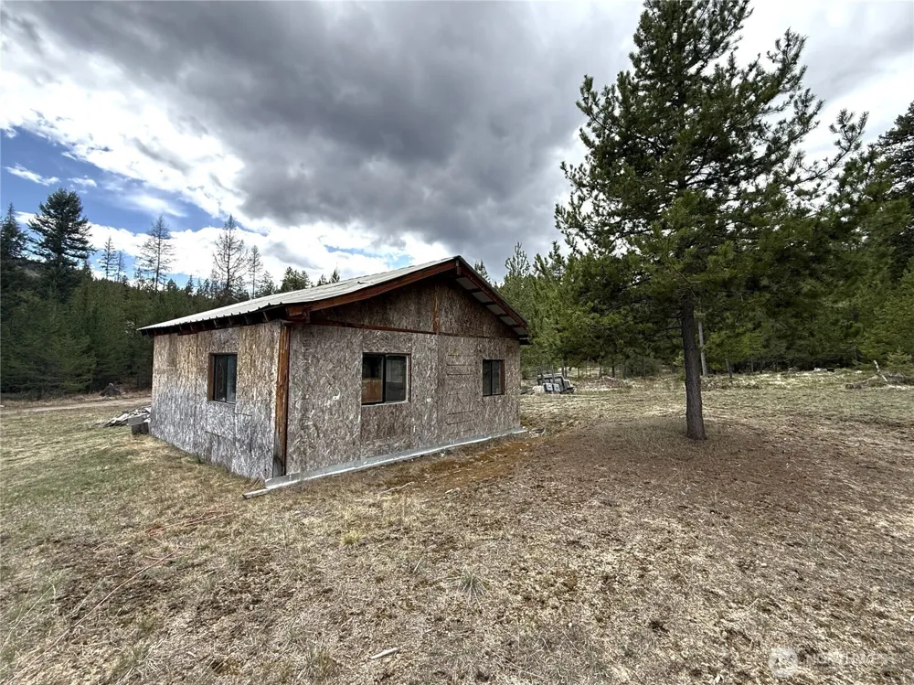 7 Hazel Lane Republic, WA 99166
