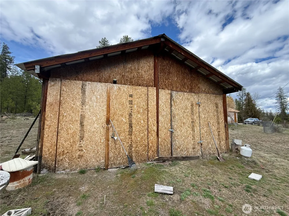 7 Hazel Lane Republic, WA 99166