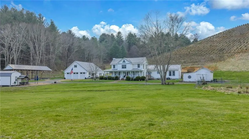 369 Spencer Branch Road Lansing, NC 28643