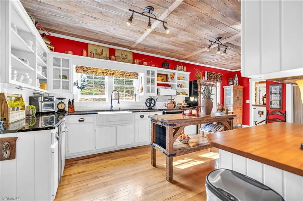 369 Spencer Branch Road Lansing, NC 28643
