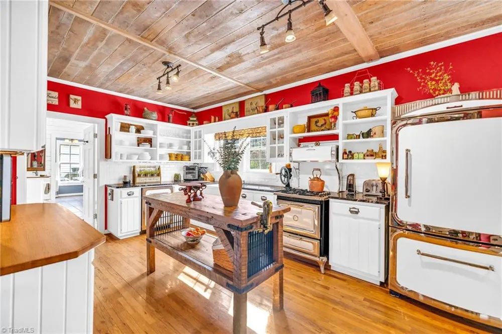 369 Spencer Branch Road Lansing, NC 28643