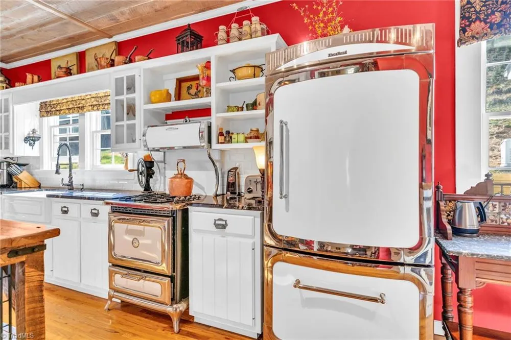 369 Spencer Branch Road Lansing, NC 28643