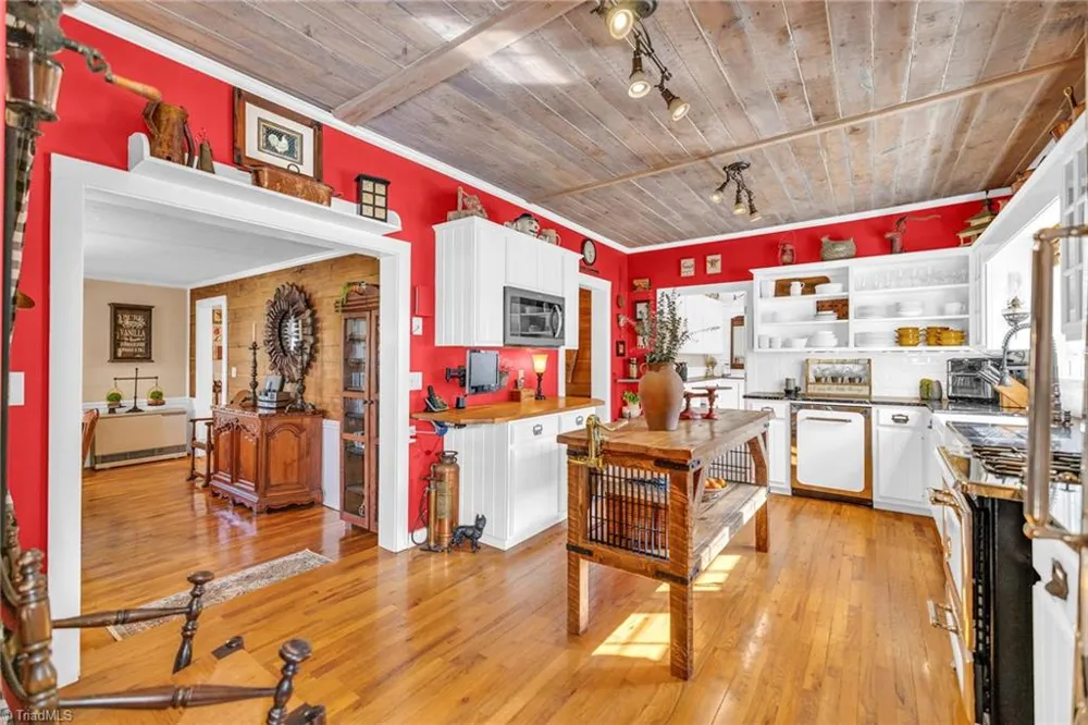 369 Spencer Branch Road Lansing, NC 28643