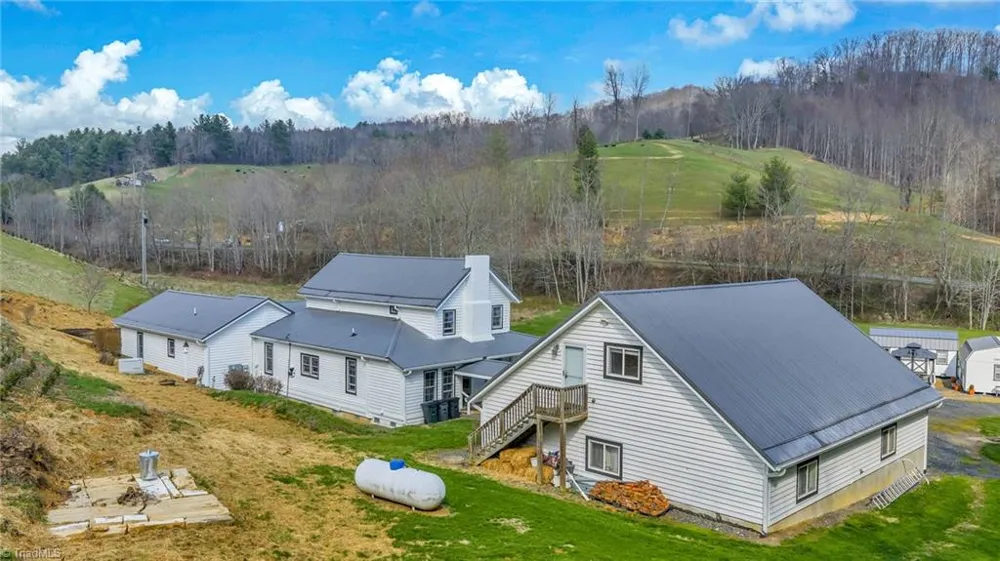 369 Spencer Branch Road Lansing, NC 28643