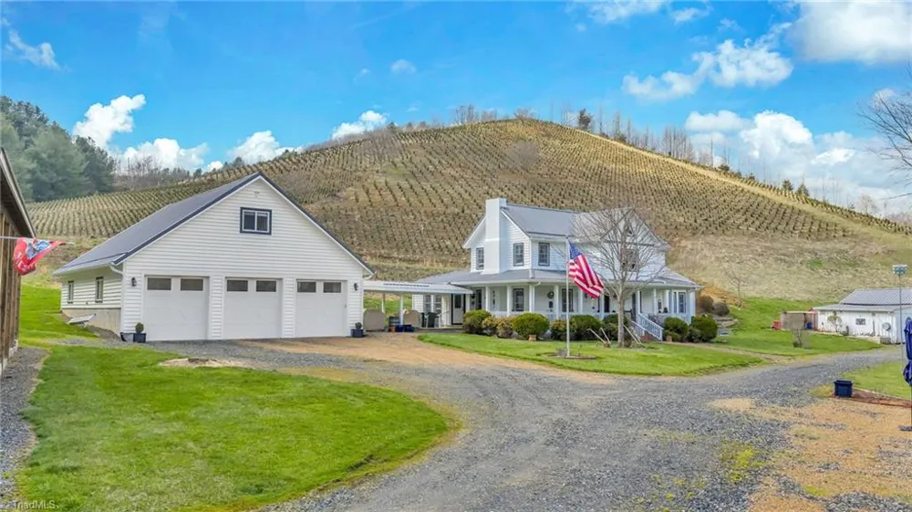 369 Spencer Branch Road Lansing, NC 28643