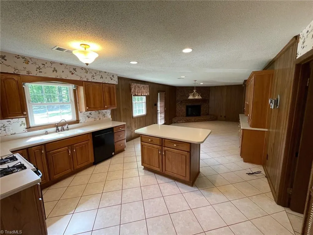 7235 Ledbetter Road Climax, NC 27233