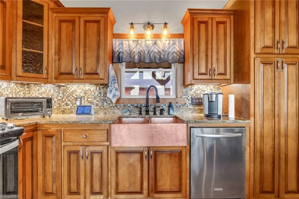 7994 Three Top Road Todd, NC 28684