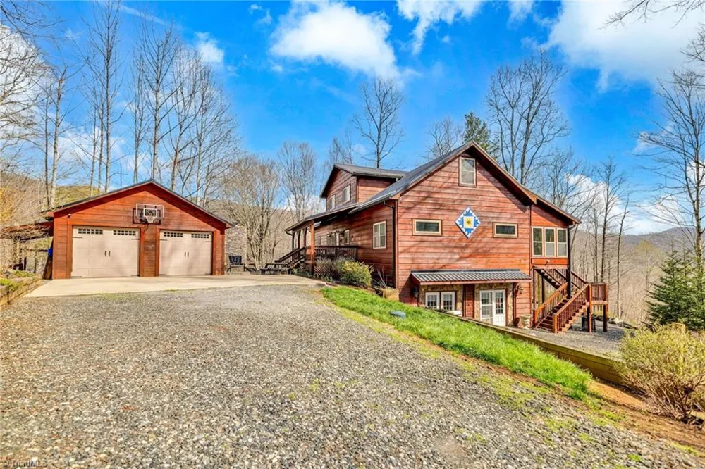 7994 Three Top Road Todd, NC 28684