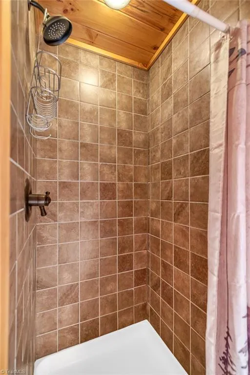 7994 Three Top Road Todd, NC 28684