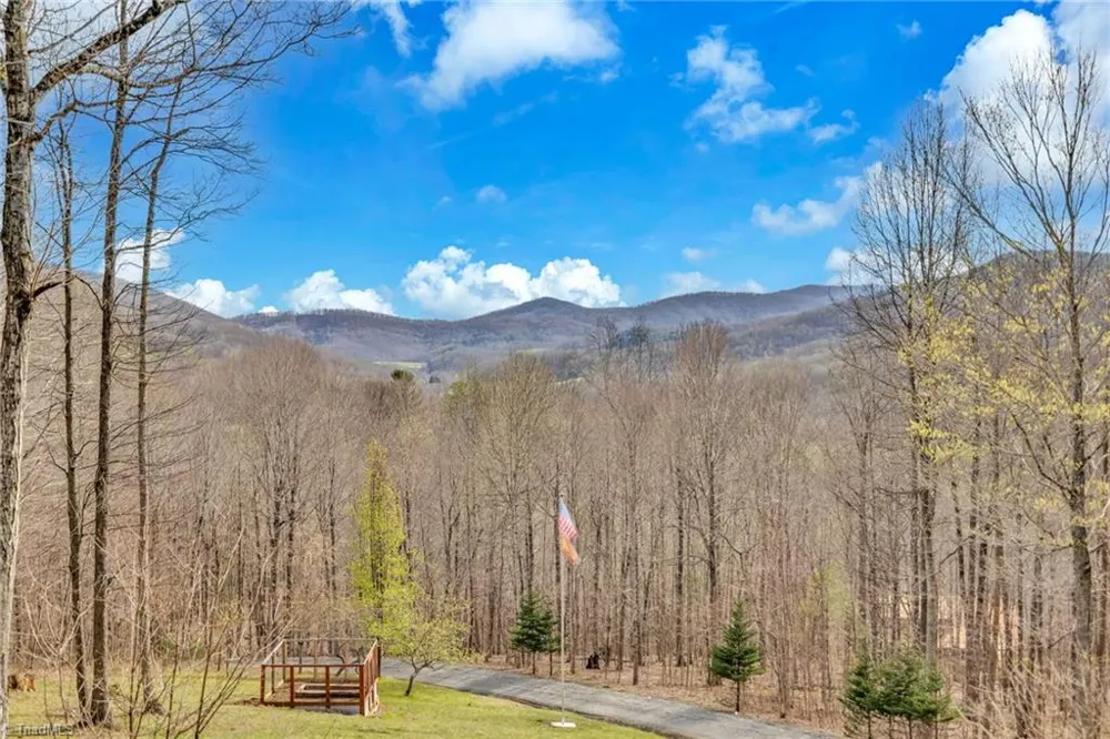 7994 Three Top Road Todd, NC 28684