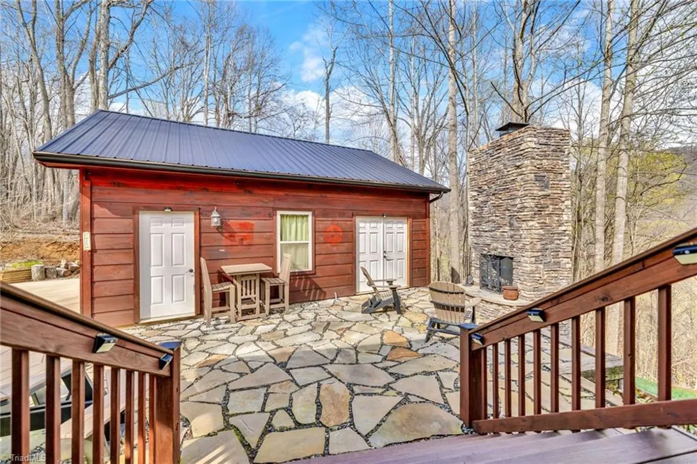 7994 Three Top Road Todd, NC 28684