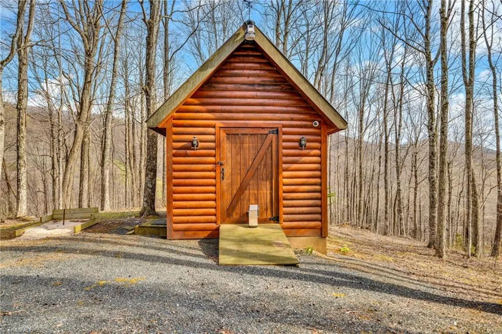 7994 Three Top Road Todd, NC 28684