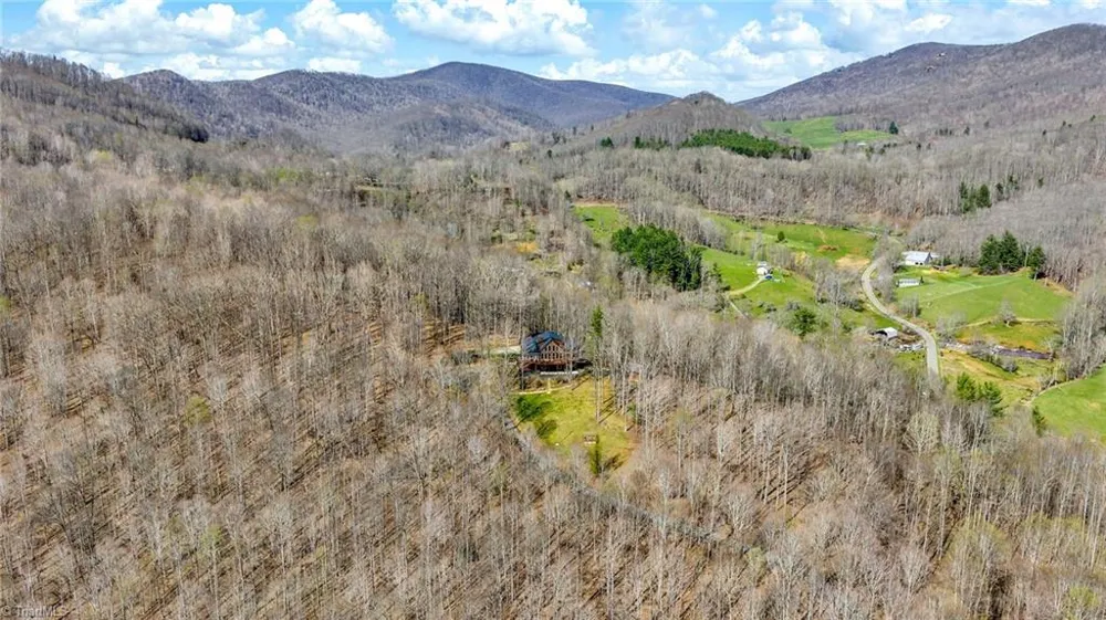 7994 Three Top Road Todd, NC 28684