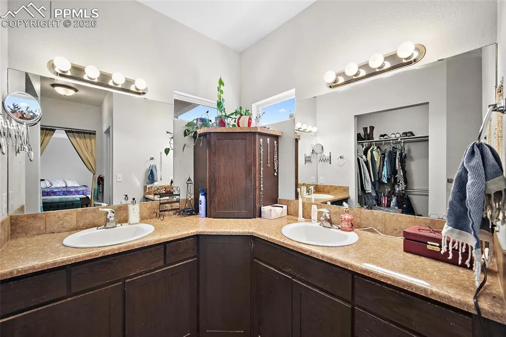 3012 Prairie Hawk Lane Pueblo, CO 81005