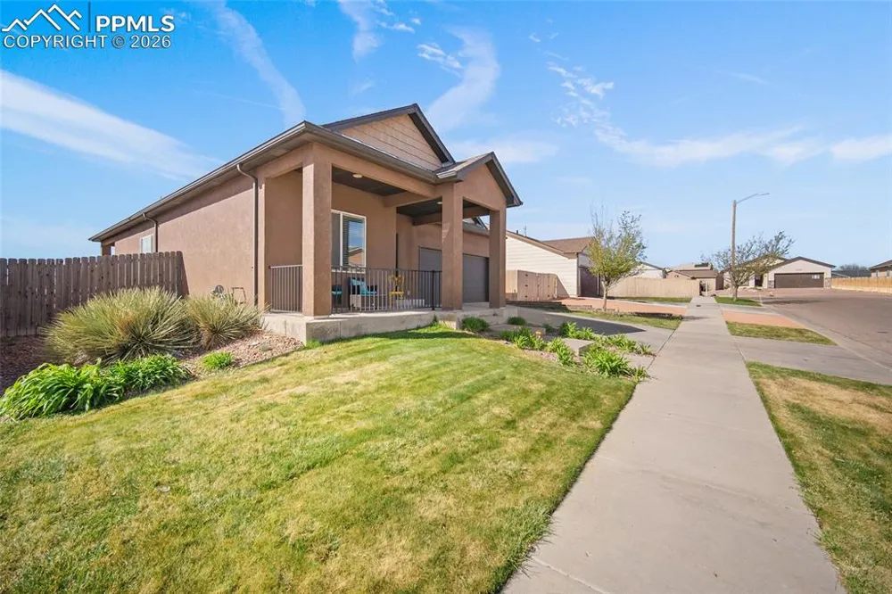 3012 Prairie Hawk Lane Pueblo, CO 81005