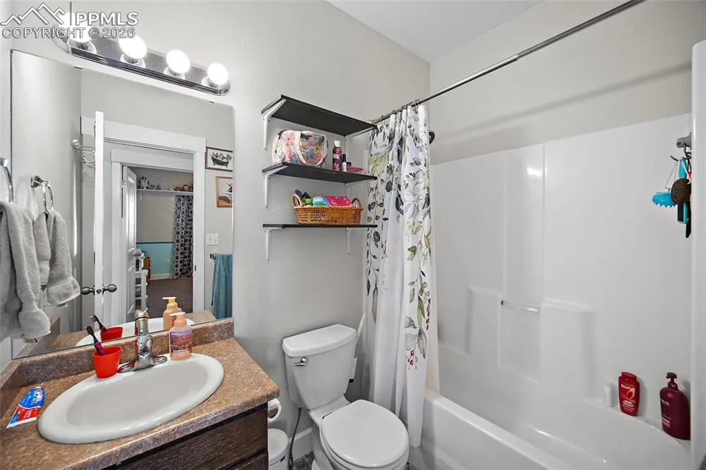 3012 Prairie Hawk Lane Pueblo, CO 81005