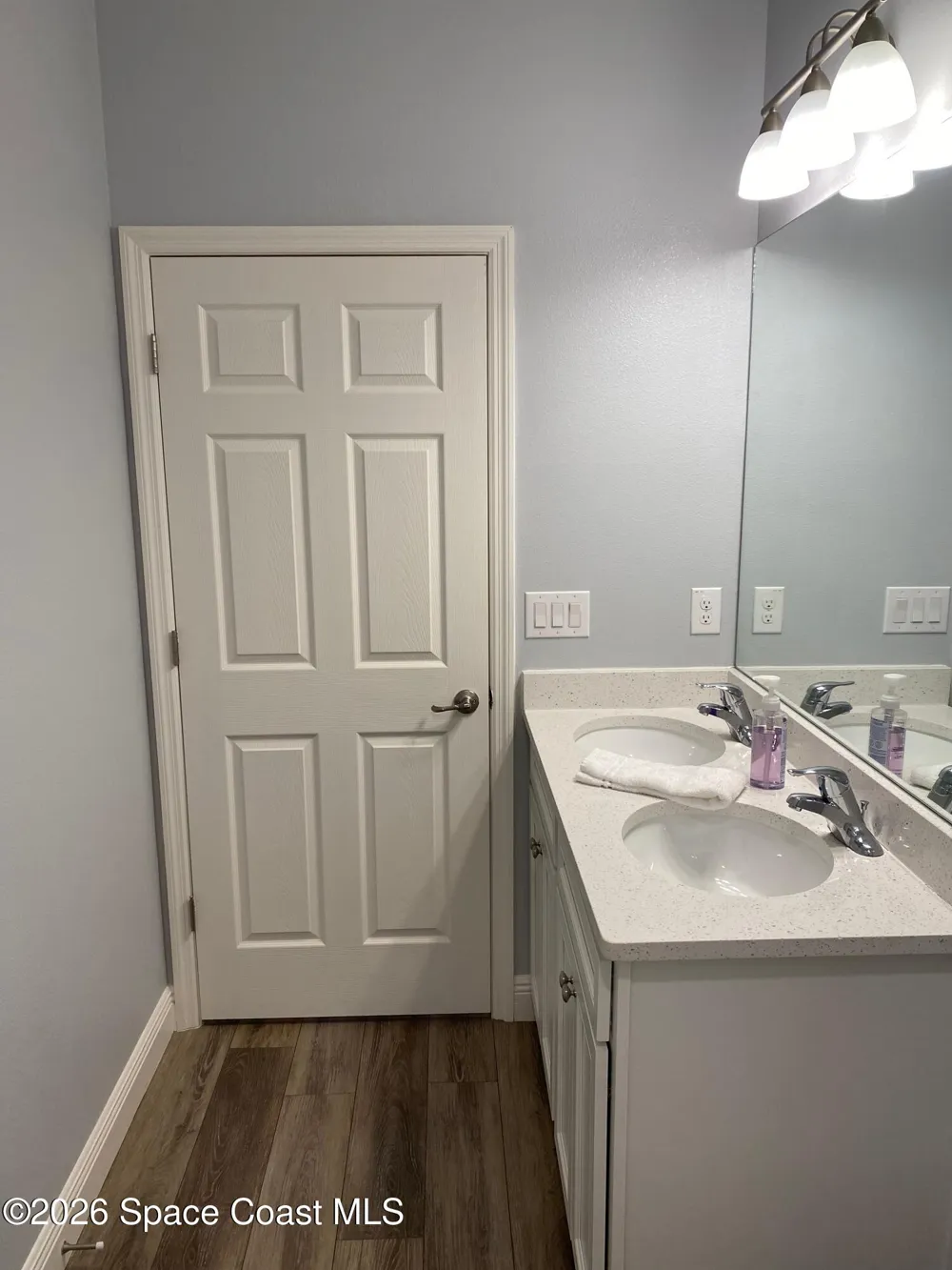 8231 Laguna Circle Micco, FL 32976