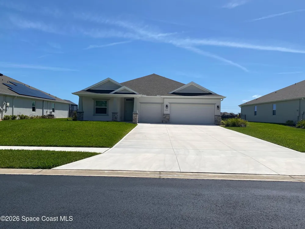 8231 Laguna Circle Micco, FL 32976