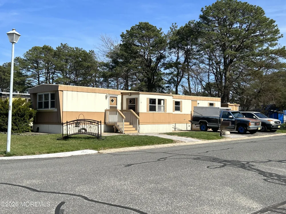 13 Bluebird Lane Whiting, NJ 08759