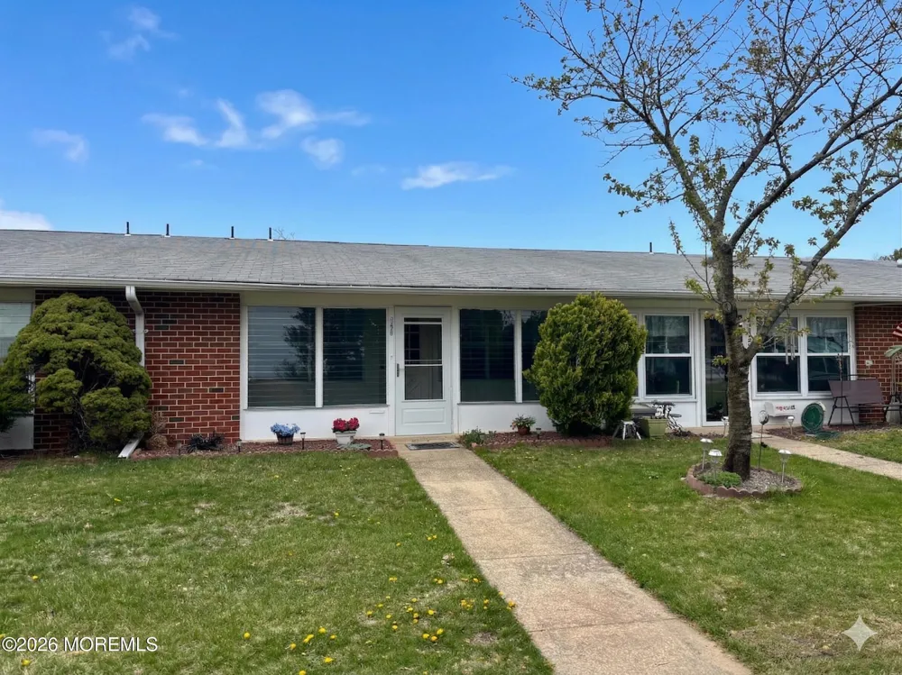 1143 Argyll Circle #B