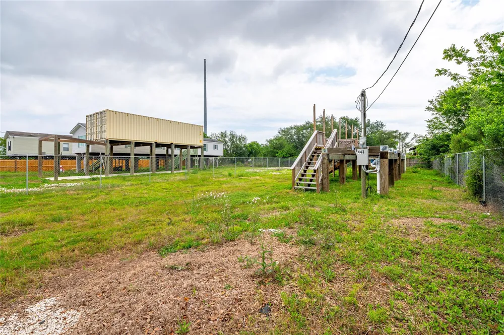 441 16th Street San Leon, TX 77539