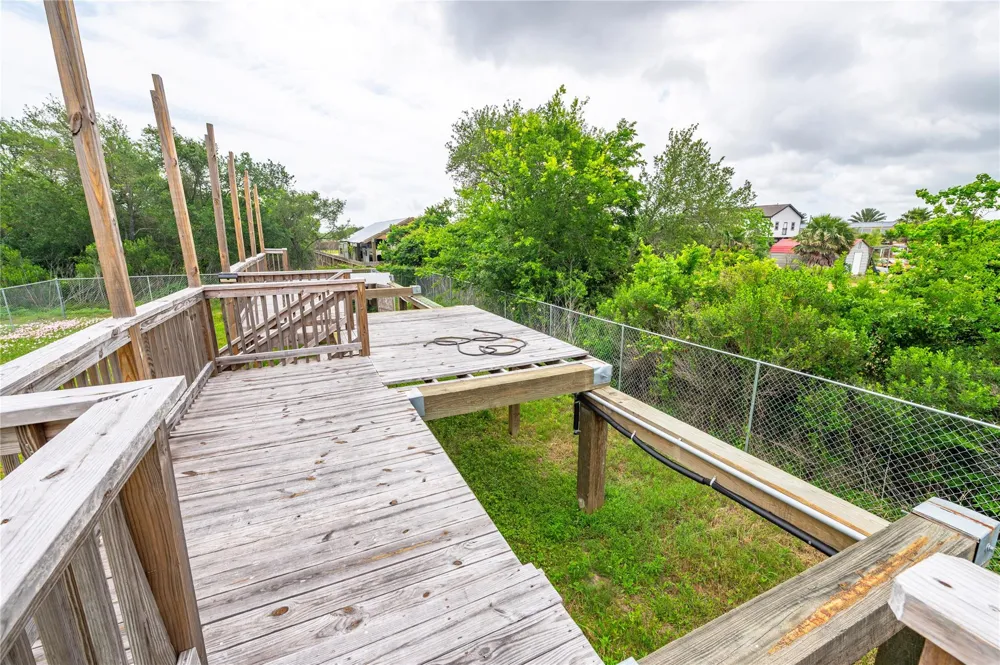 441 16th Street San Leon, TX 77539