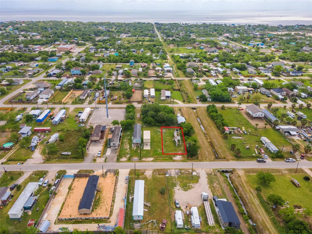 441 16th Street San Leon, TX 77539