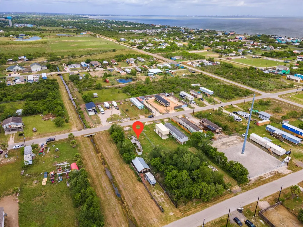 441 16th Street San Leon, TX 77539
