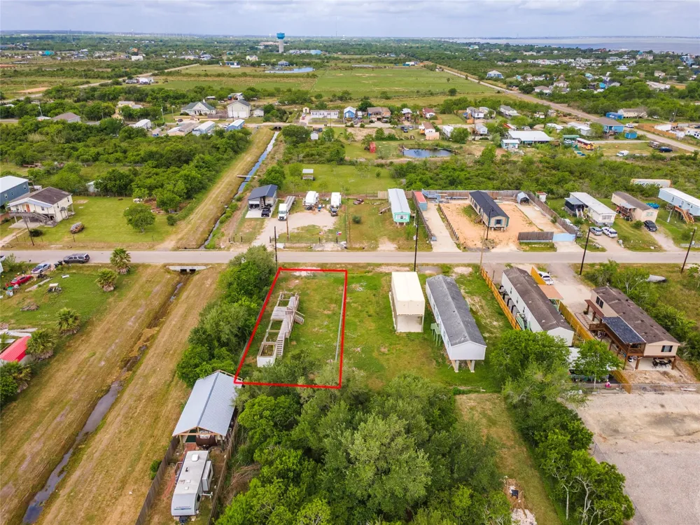 441 16th Street San Leon, TX 77539