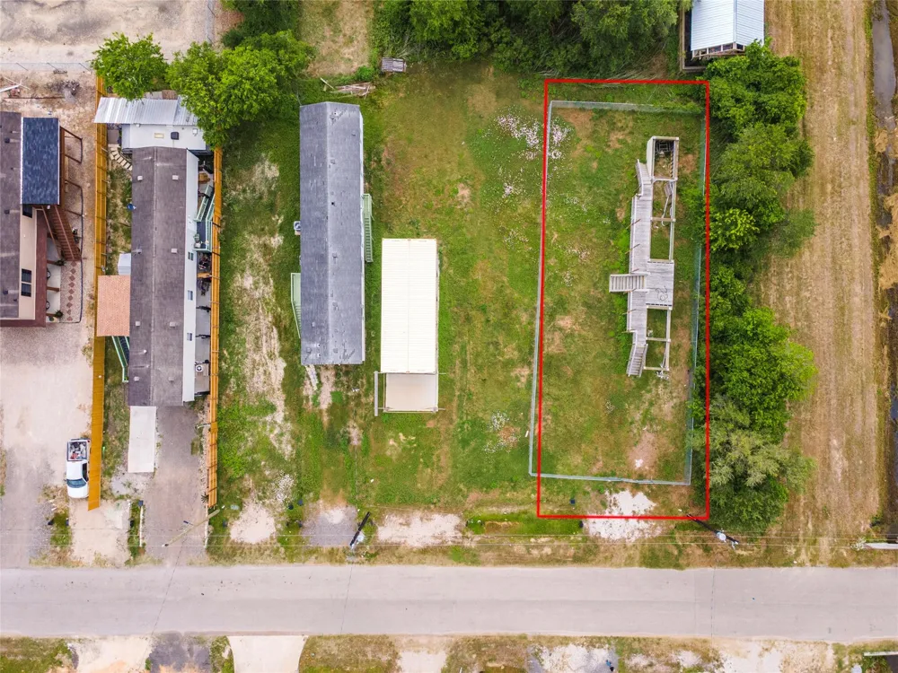 441 16th Street San Leon, TX 77539
