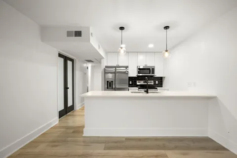 909 Reinli Street #103
