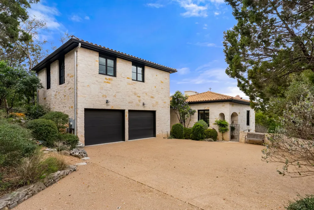 698 Windsong Trail West Lake Hills, TX 78746