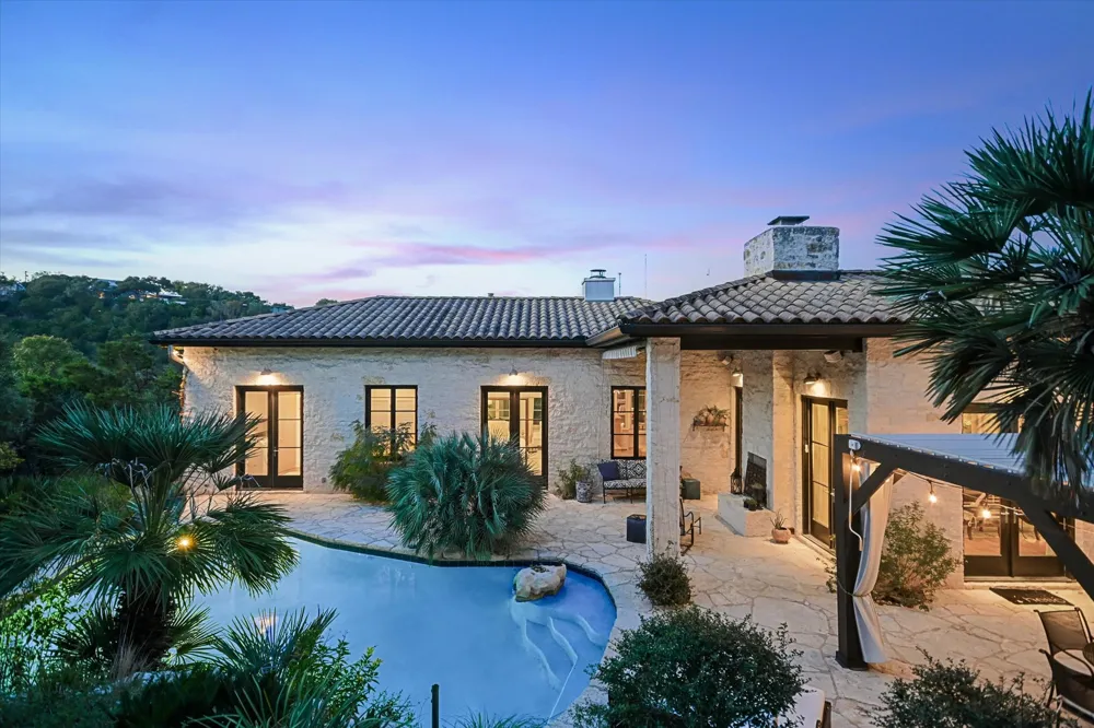 698 Windsong Trail West Lake Hills, TX 78746