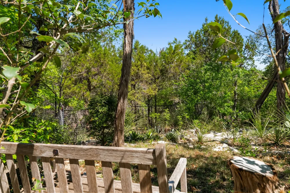 698 Windsong Trail West Lake Hills, TX 78746