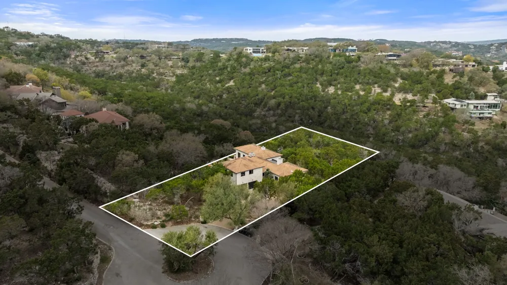 698 Windsong Trail West Lake Hills, TX 78746
