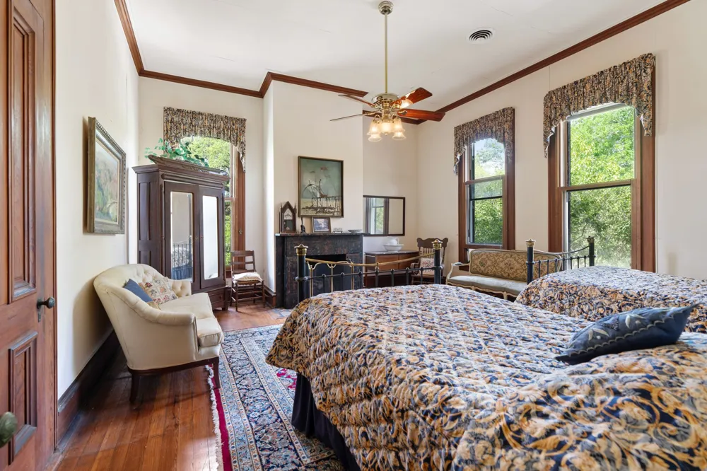 351 E Colorado Street La Grange, TX 78945
