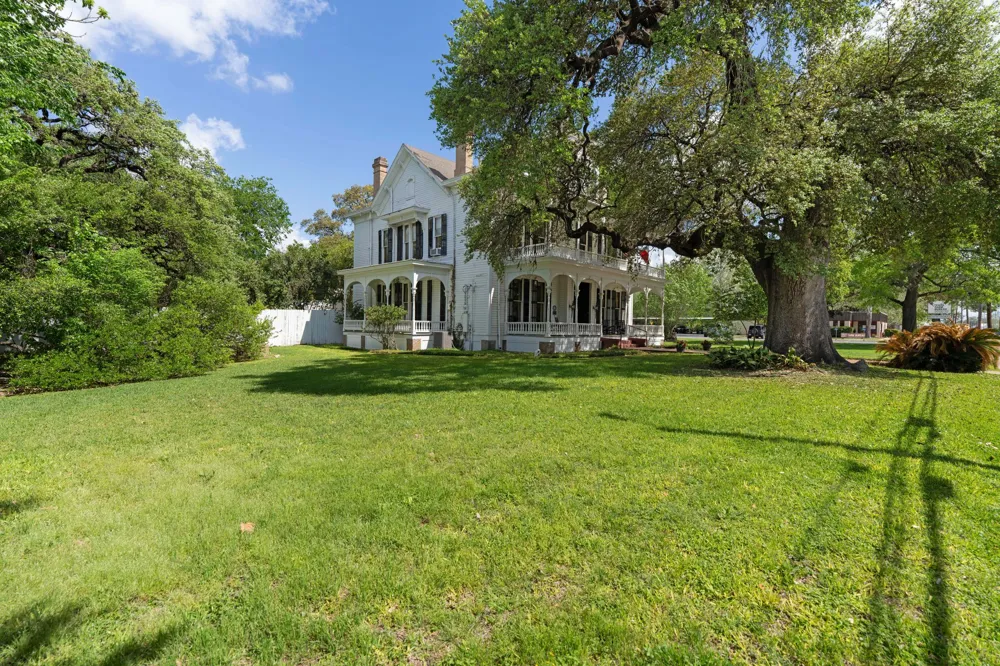 351 E Colorado Street La Grange, TX 78945