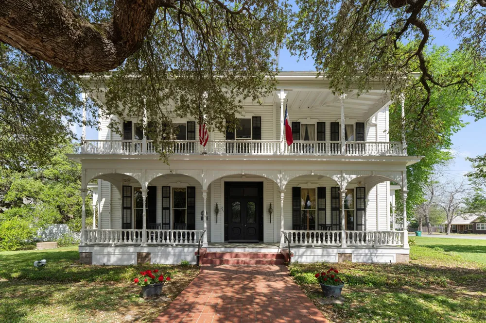 351 E Colorado Street La Grange, TX 78945