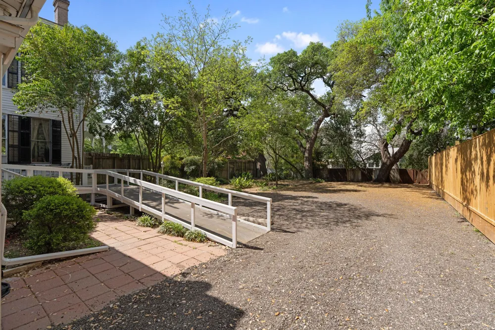 351 E Colorado Street La Grange, TX 78945