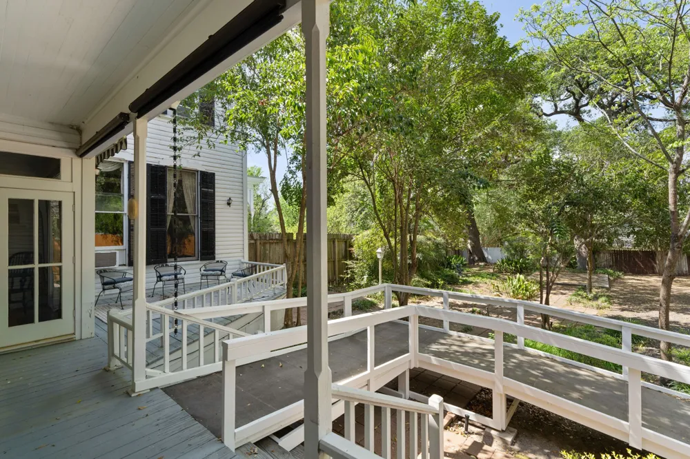 351 E Colorado Street La Grange, TX 78945