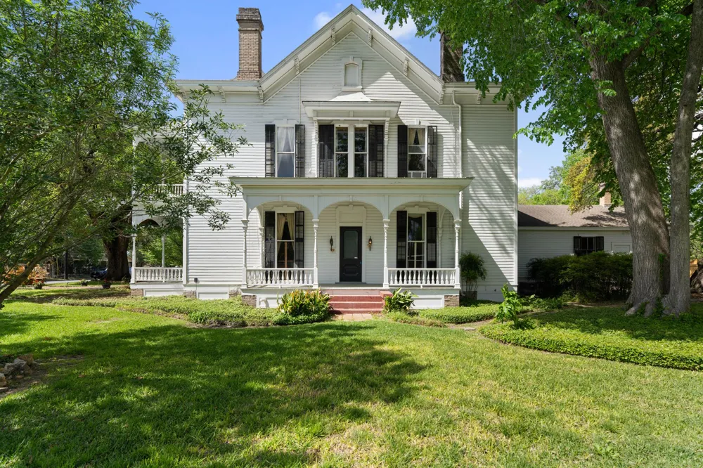 351 E Colorado Street La Grange, TX 78945