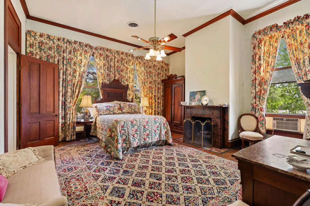 351 E Colorado Street La Grange, TX 78945