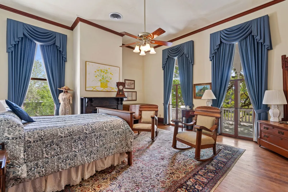 351 E Colorado Street La Grange, TX 78945
