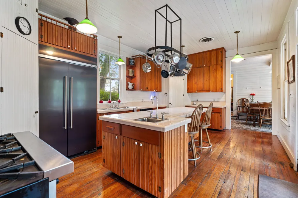 351 E Colorado Street La Grange, TX 78945