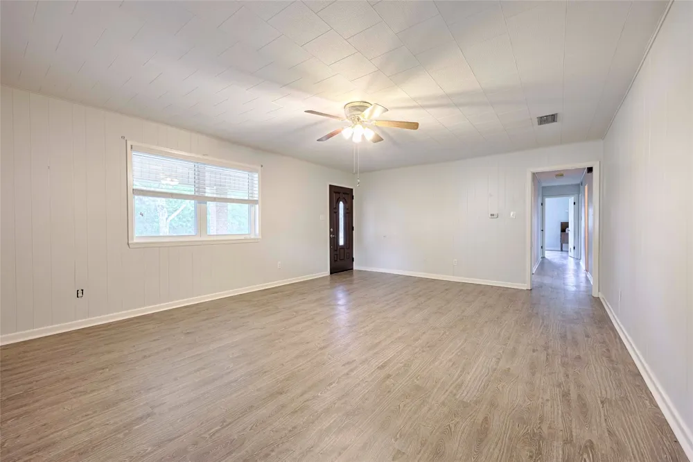 705 S La Grange Street Flatonia, TX 78941