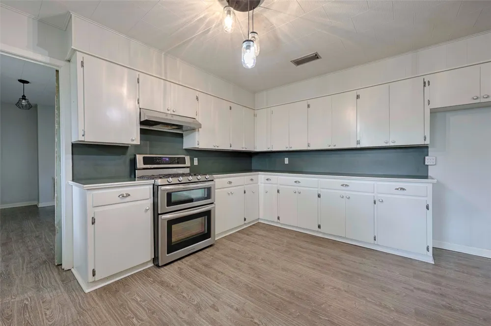 705 S La Grange Street Flatonia, TX 78941